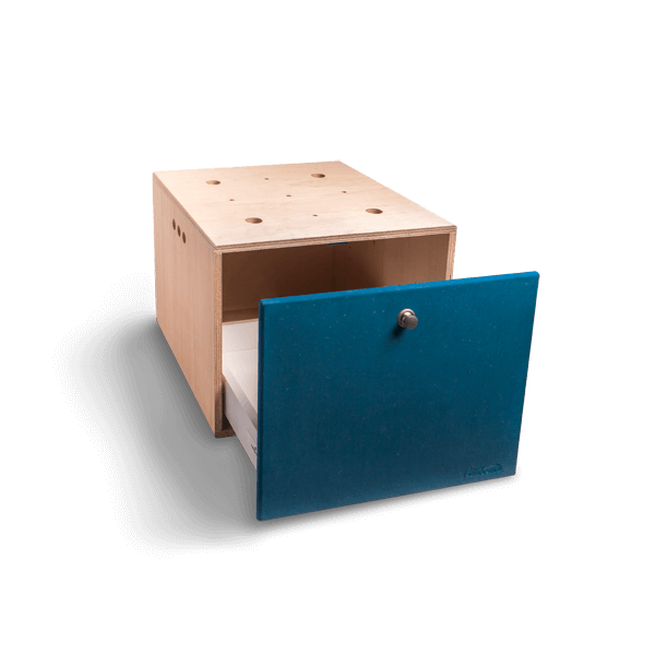 Gro&szlig;e Box mit Schublade auf Schienen