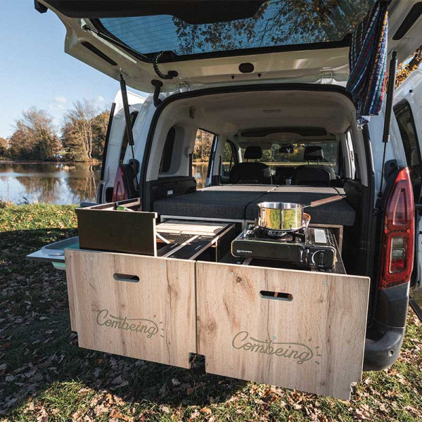 Hochdachkombi Camper Ausbau für Familien — ideal für Vanlife Hochdachkombi Camper Ausbau für Familien — ideal für Vanlife