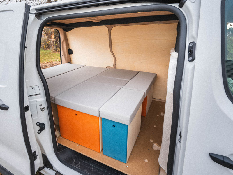 Peugeot Expert 2 mit Bett, bereit f&uuml;r die Nacht